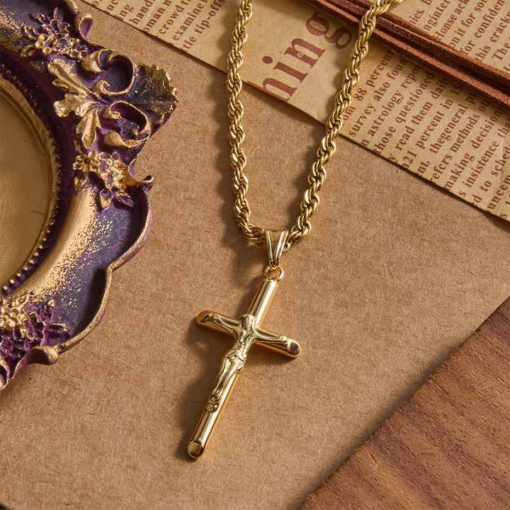 Christianartworkshop Collana con ciondolo a forma di crocifisso di Gesù in rilievo e catena a corda intrecciata: emblema senza tempo di dolce protezione celeste. - image 2