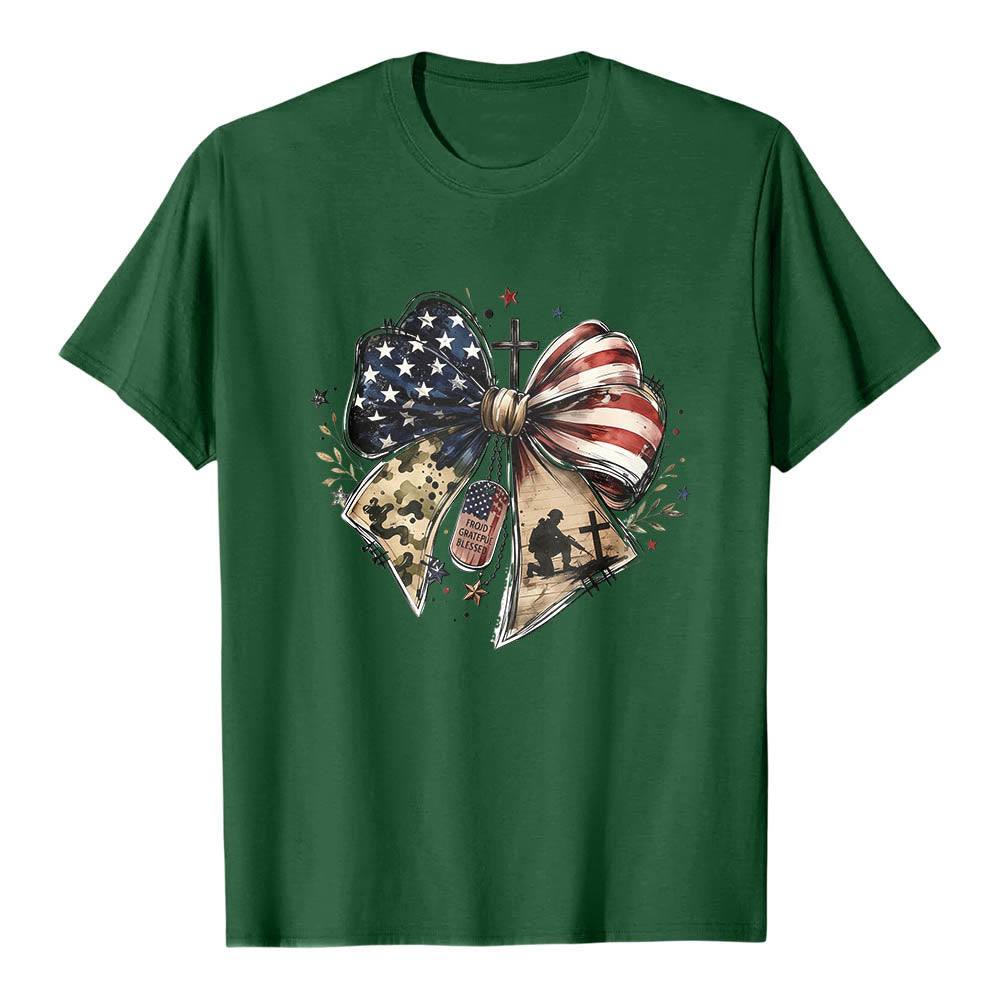 Christianartworkshop T-shirt classica patriottica con stampa frontale a pannelli multipli, fiocco, croce, piastrina militare e stella. - Verde scuro - 2XL - image 4