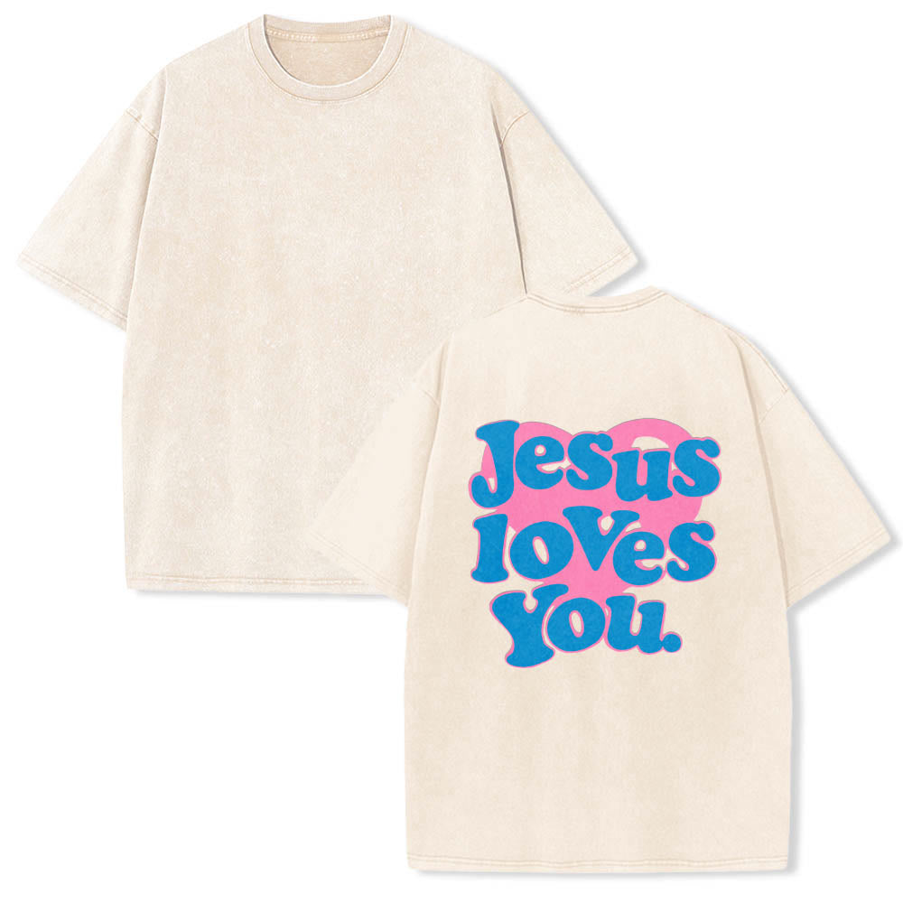 Christianartworkshop Maglietta lavata con stampa "Jesus Loves You" e scritta "Heart Back Bubble Font" (Gesù ti ama) sul retro. - image 1