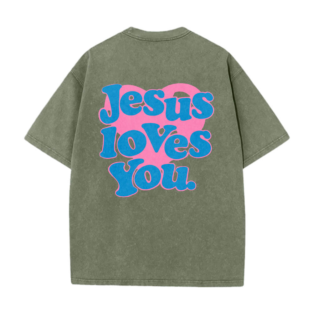 Christianartworkshop Maglietta lavata con stampa "Jesus Loves You" e scritta "Heart Back Bubble Font" (Gesù ti ama) sul retro. - Verde militare - 5XL - image 16