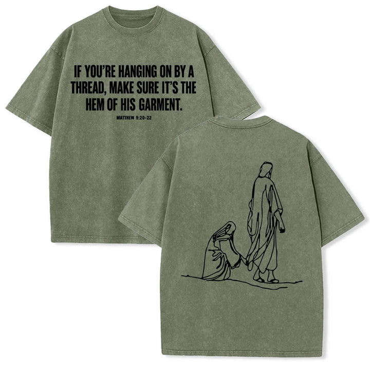 Christianartworkshop Matteo 9:20-22 Citazione sulla fede Donna sanguinante tocca Cristo veste Line Art Stampa posteriore T-shirt lavata - Verde militare - 5XL - image 24