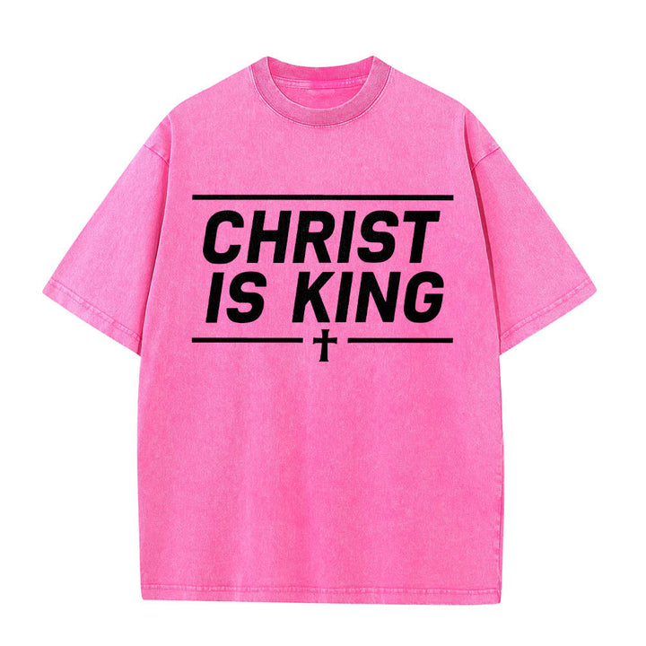 Christianartworkshop Maglietta lavata con stampa frontale a croce centrata e doppia linea orizzontale incorniciata da Cristo re. - Rosa - 5XL - image 14