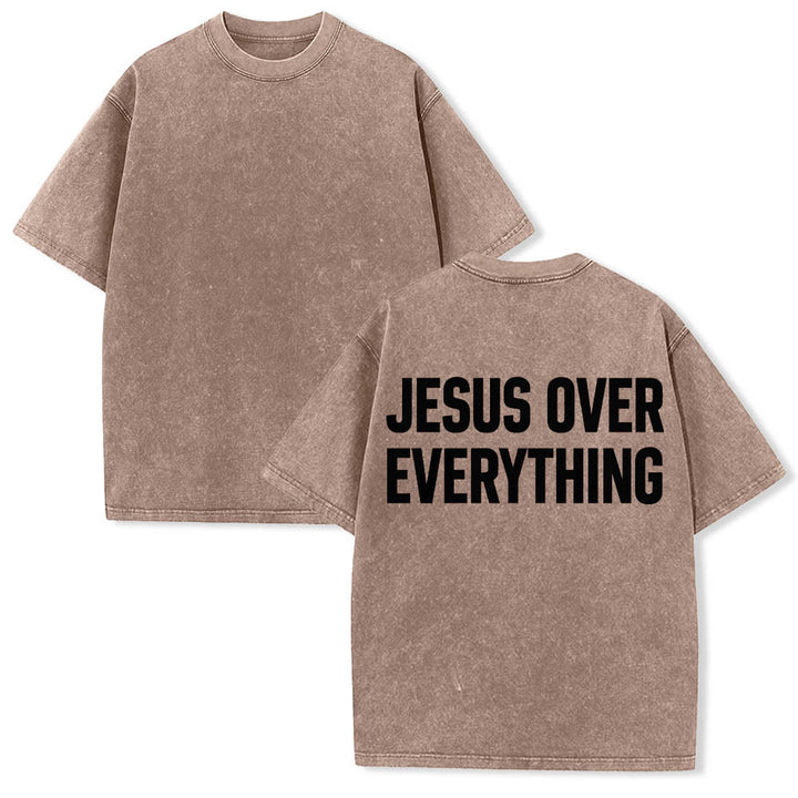 Christianartworkshop Maglietta lavata con stampa a blocchi sul retro e scritta "Jesus Over Everything" su due righe in grassetto. - image 5
