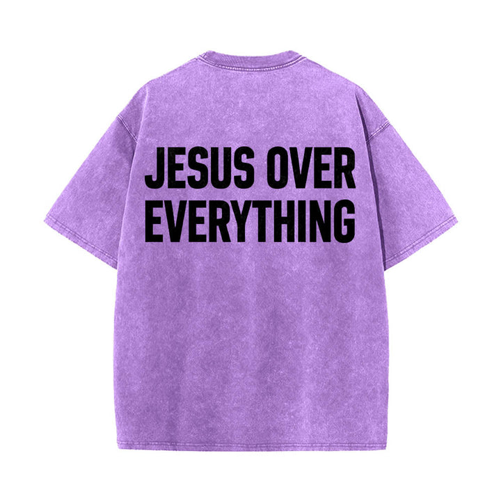Christianartworkshop Maglietta lavata con stampa a blocchi sul retro e scritta "Jesus Over Everything" su due righe in grassetto. - Viola - 5XL - image 12