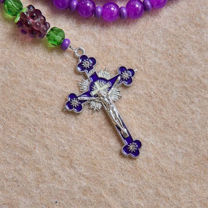 Christianartworkshop Rosario con perline di vetro a forma di grappolo d'uva e crocifisso smaltato: emblema della benedizione celeste eucaristica. - image 7