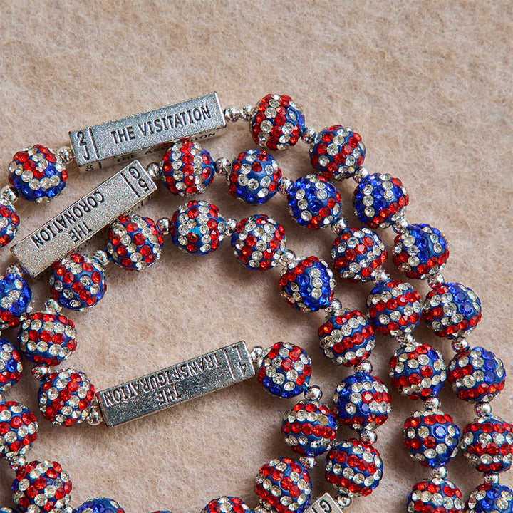 Christianartworkshop Rosario con barretta di versetto biblico e strass nei toni della bandiera americana, con crocifisso antico: emblema di fedele alleanza celeste. - image 5