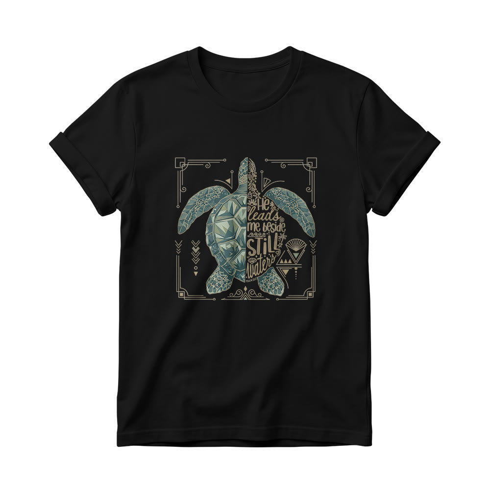 Christianartworkshop T-shirt girocollo da donna con motivo geometrico a tartaruga marina, bordo decorato e frase devozionale del Salmo. - Nero - 4XL - image 2