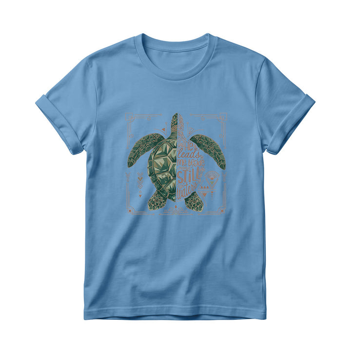 Christianartworkshop T-shirt girocollo da donna con motivo geometrico a tartaruga marina, bordo decorato e frase devozionale del Salmo. - Blu - 4XL - image 0