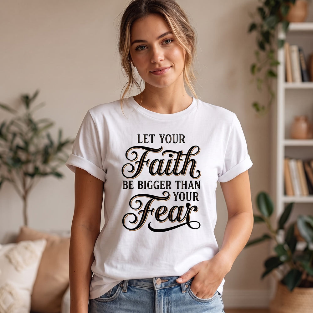 Christianartworkshop T-shirt girocollo casual da donna con scritta decorativa in corsivo "Fede e Paura" - image 1