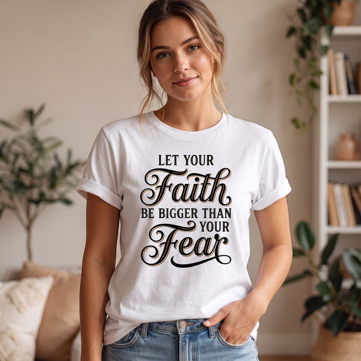Christianartworkshop T-shirt girocollo casual da donna con scritta decorativa in corsivo "Fede e Paura" - image 1
