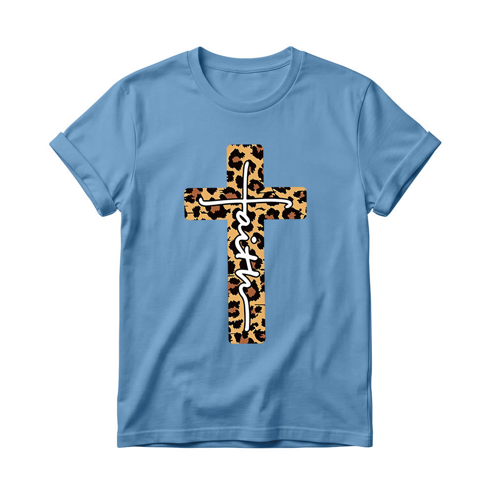 Christianartworkshop T-shirt girocollo da donna con stampa leopardata, croce verticale e scritta a mano "Faith" all'interno. - Blu - 4XL - image 6