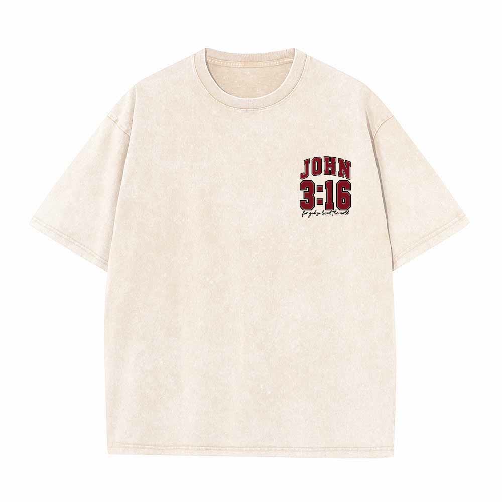 Christianartworkshop Maglietta lavata con scritta "For God So Loved The World" sul retro, lato sinistro del petto: Giovanni 3:16, carattere Varsity. - image 10