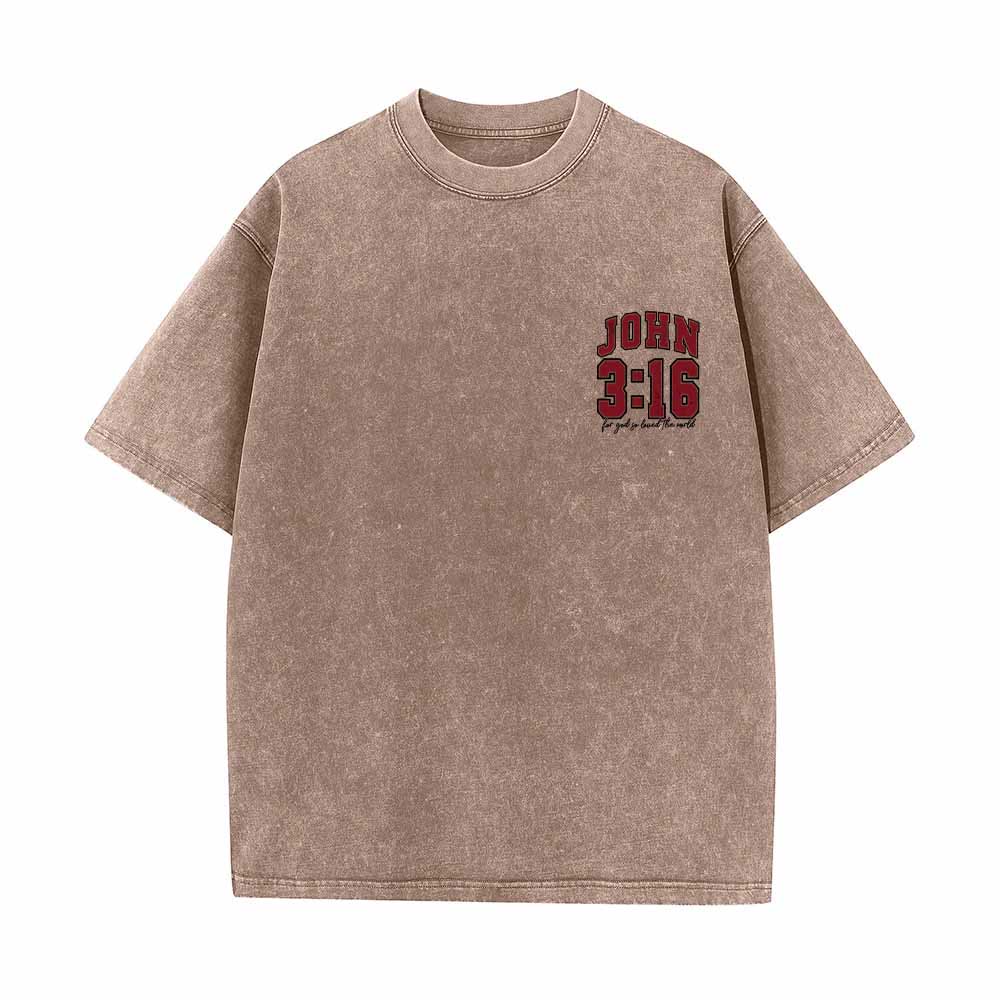 Christianartworkshop Maglietta lavata con scritta "For God So Loved The World" sul retro, lato sinistro del petto: Giovanni 3:16, carattere Varsity. - image 13