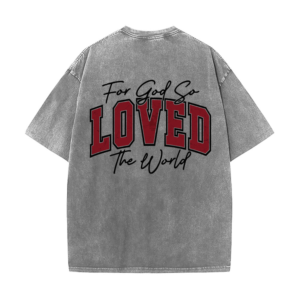 Christianartworkshop Maglietta lavata con scritta "For God So Loved The World" sul retro, lato sinistro del petto: Giovanni 3:16, carattere Varsity. - image 2
