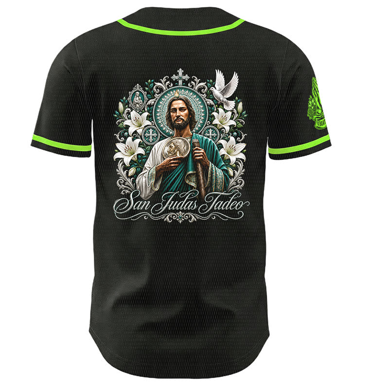 Christianartworkshop Maglia da baseball con bottoni e stampa verticale del Santo Rosario di San Giuda sul davanti e del Giglio e della Colomba sul retro. - image 2