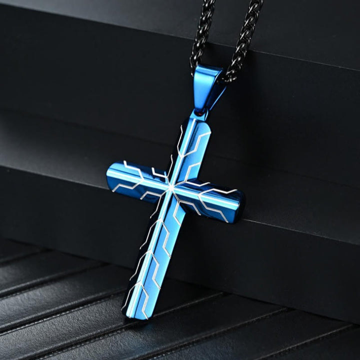 Christianartworkshop Collana con ciondolo a croce inciso con motivo a fulmine blu lucido: emblema senza tempo di dolce protezione celeste. - Blu - image 0