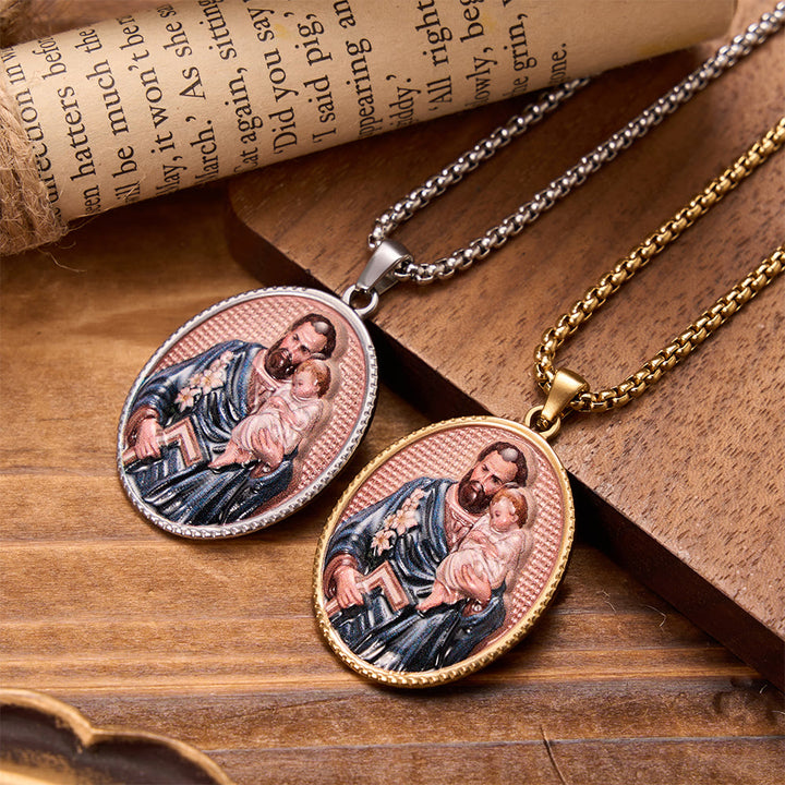Christianartworkshop Collana con ciondolo ovale a immagine sacra di San Giuseppe: emblema senza tempo di dolce protezione celeste. - image 1