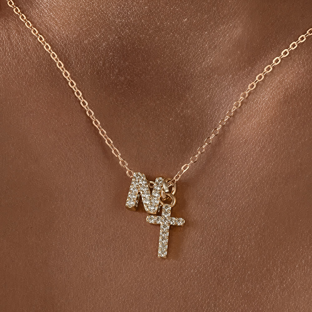 Christianartworkshop Collana con doppio ciondolo a croce con iniziali personalizzate dalla A alla Z e strass: un simbolo senza tempo di dolce protezione celeste. - N - image 15