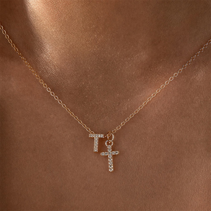 Christianartworkshop Collana con doppio ciondolo a croce con iniziali personalizzate dalla A alla Z e strass: un simbolo senza tempo di dolce protezione celeste. - T - image 21