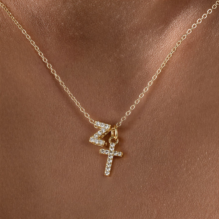Christianartworkshop Collana con doppio ciondolo a croce con iniziali personalizzate dalla A alla Z e strass: un simbolo senza tempo di dolce protezione celeste. - Z - image 27