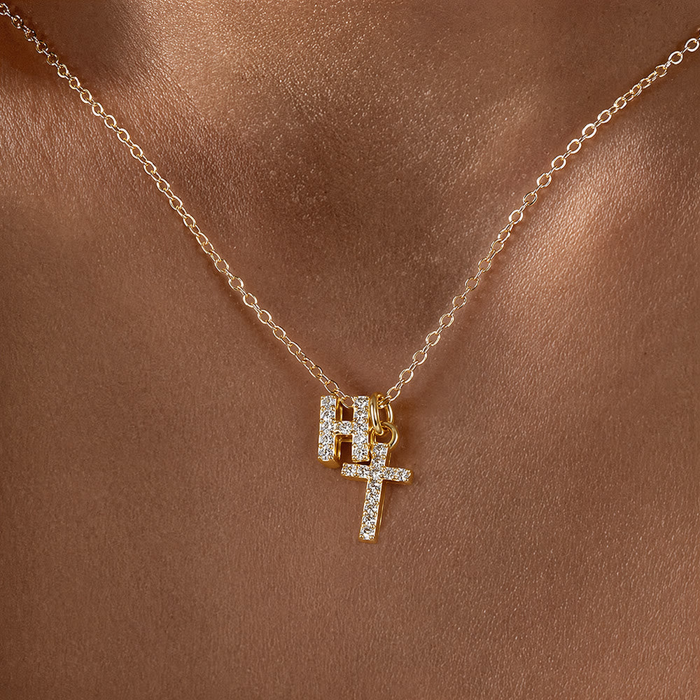 Christianartworkshop Collana con doppio ciondolo a croce con iniziali personalizzate dalla A alla Z e strass: un simbolo senza tempo di dolce protezione celeste. - H - image 9