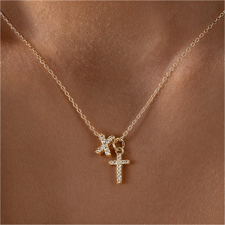 Christianartworkshop Collana con doppio ciondolo a croce con iniziali personalizzate dalla A alla Z e strass: un simbolo senza tempo di dolce protezione celeste. - X - image 25