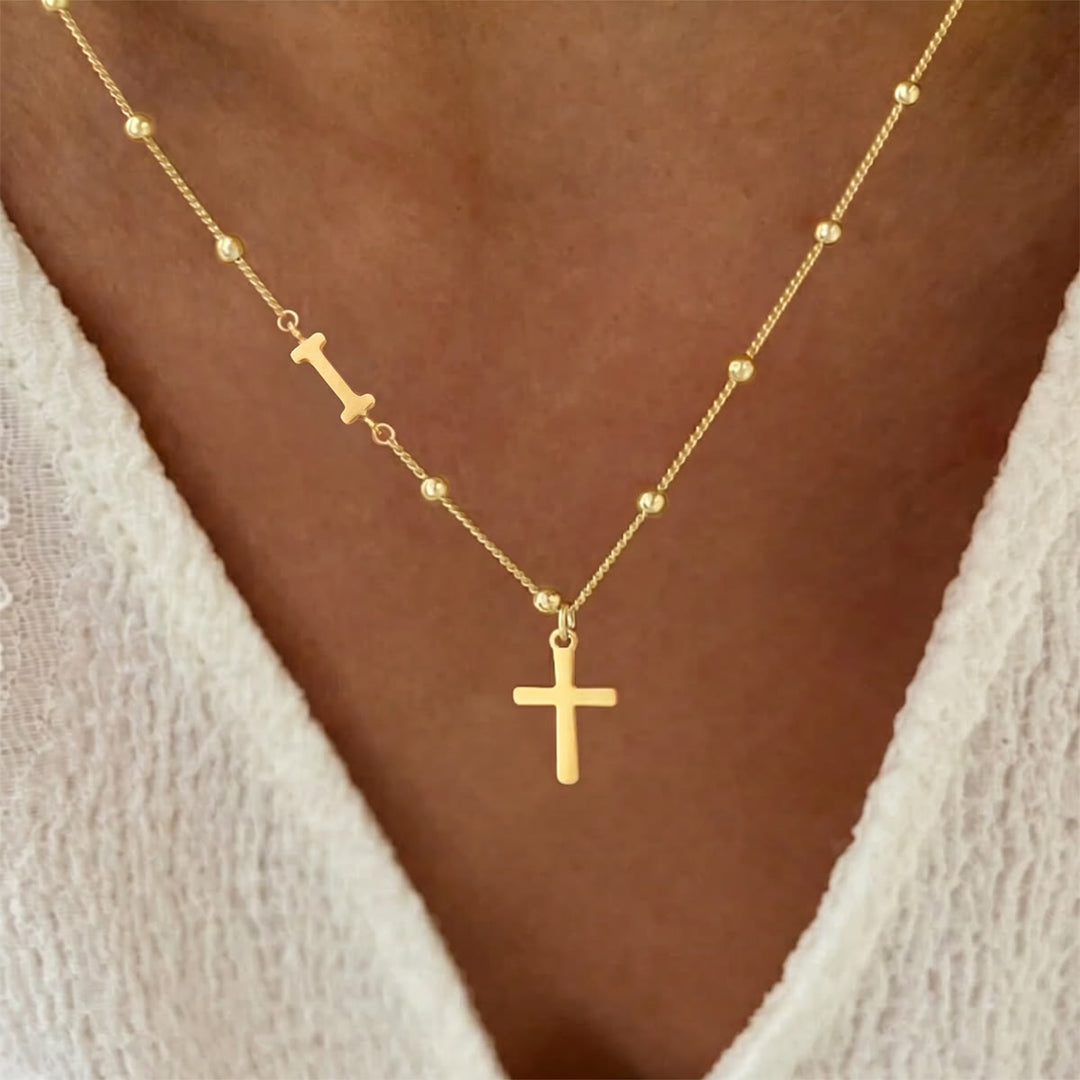Christianartworkshop Collana con ciondolo a croce laterale personalizzato con iniziale dalla A alla Z e catena di perline: emblema senza tempo di dolce protezione celeste. - D'oro - IO - image 9