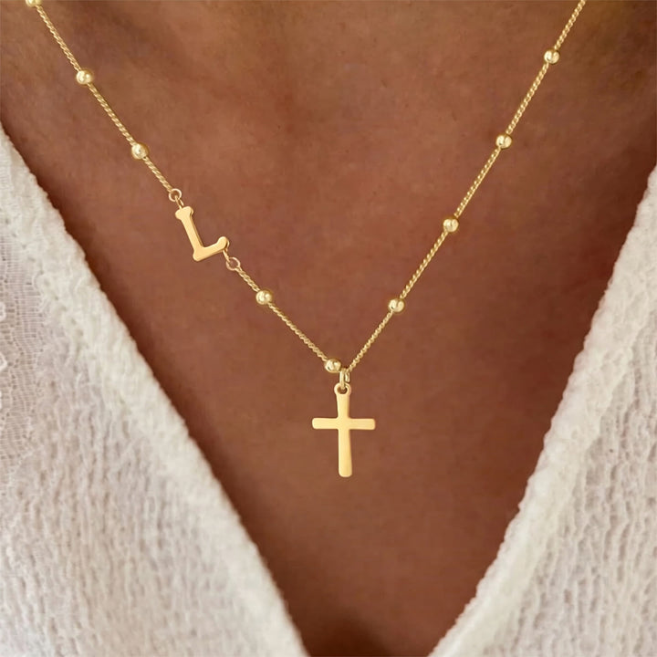 Christianartworkshop Collana con ciondolo a croce laterale personalizzato con iniziale dalla A alla Z e catena di perline: emblema senza tempo di dolce protezione celeste. - D'oro - L - image 11