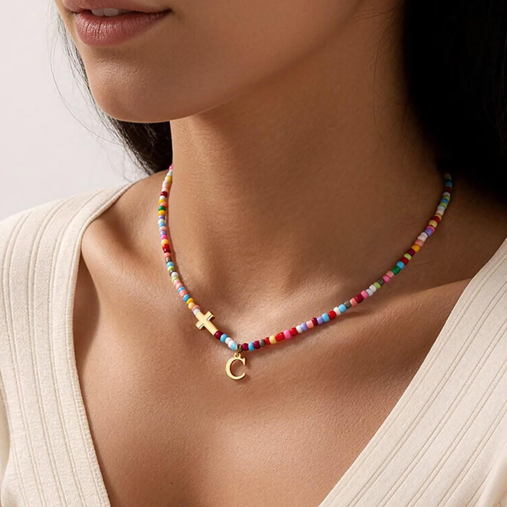Christianartworkshop Collana girocollo con ciondolo a croce personalizzato con lettere dell'alfabeto: un simbolo senza tempo di dolce protezione celeste. - image 5