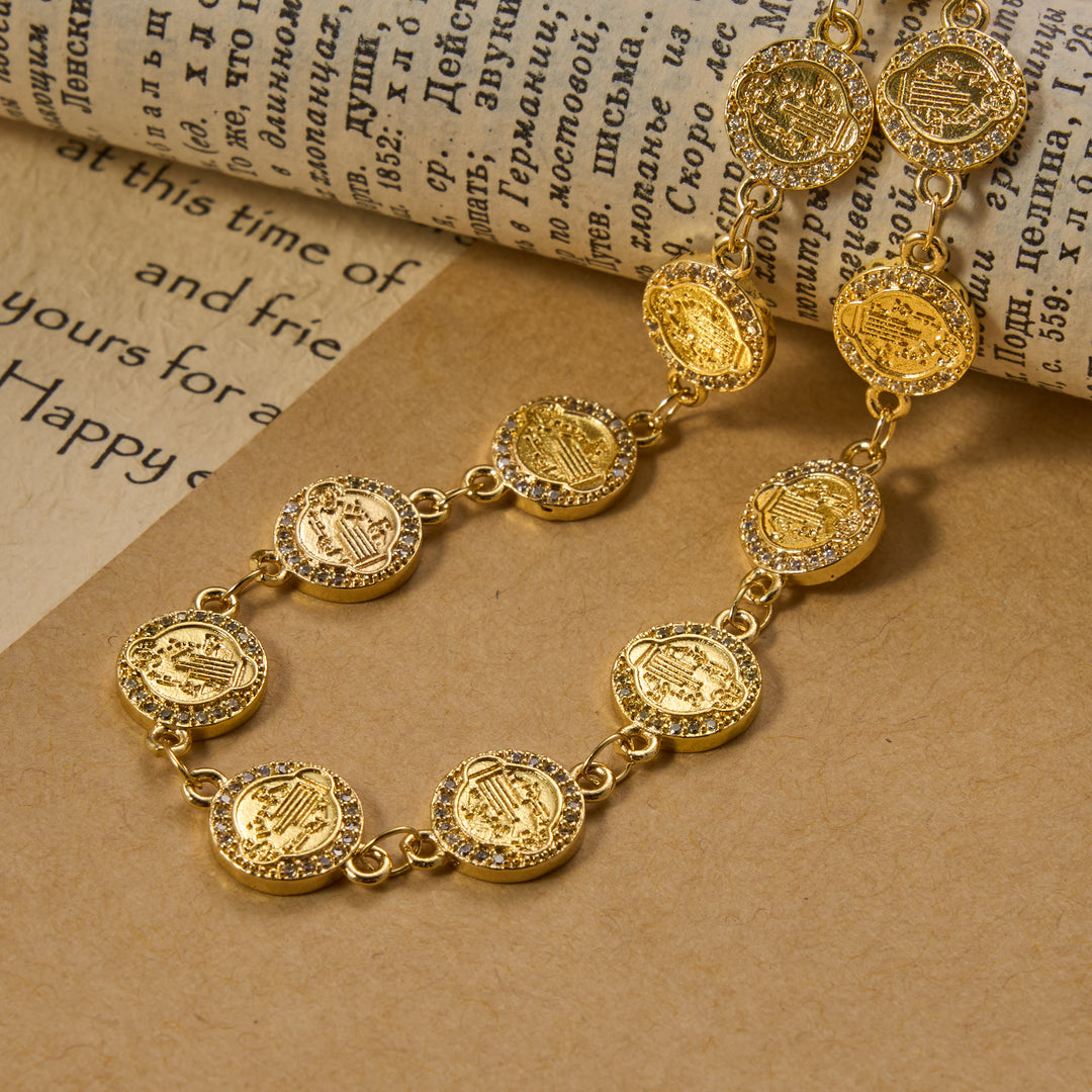 Christianartworkshop Bracciale con maglie in rilievo e bordo scintillante della medaglia di San Benedetto: emblema senza tempo di dolce protezione celeste. - image 2