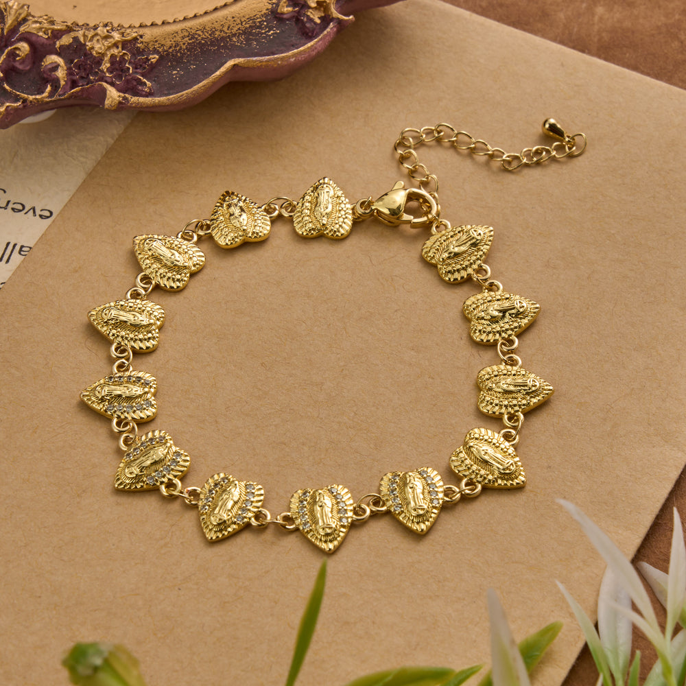 Christianartworkshop Bracciale con medaglione a forma di cuore e decorazioni scintillanti della Madonna di Guadalupe: emblema senza tempo di dolce protezione celeste. - image 1