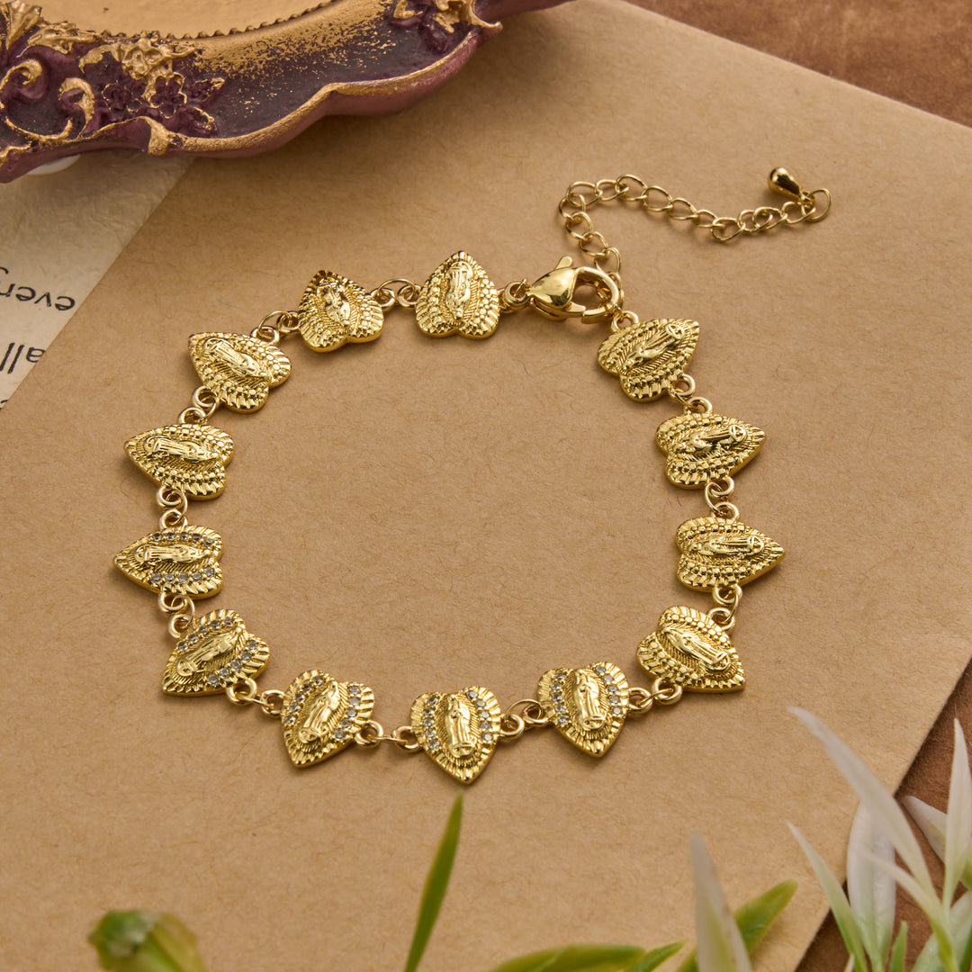 Christianartworkshop Bracciale con medaglione a forma di cuore e decorazioni scintillanti della Madonna di Guadalupe: emblema senza tempo di dolce protezione celeste. - image 1