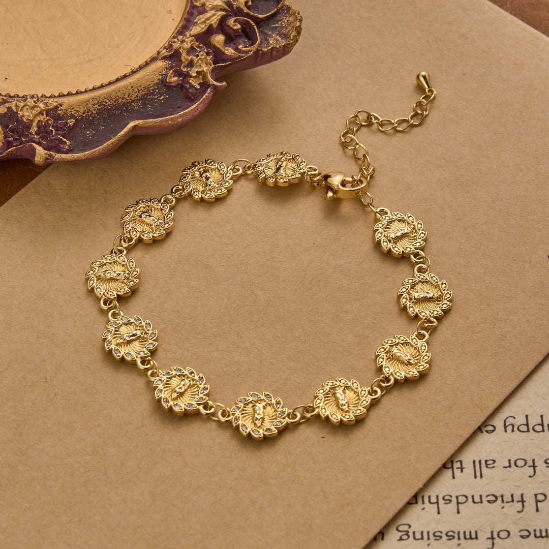 Christianartworkshop Bracciale con medaglione a petali luminosi e finiture scintillanti della Madonna di Guadalupe: emblema senza tempo di dolce protezione celeste. - image 1