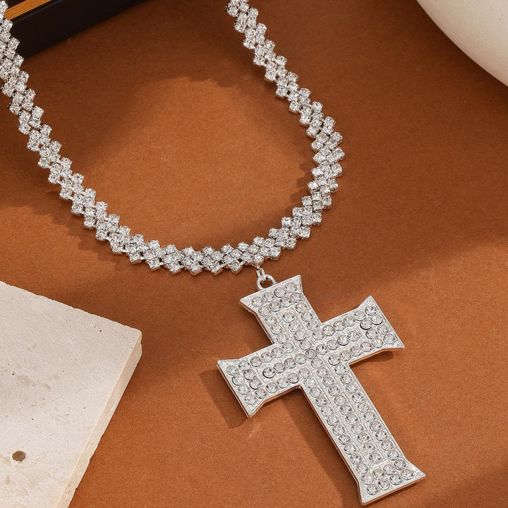 Christianartworkshop Collana con ciondolo a croce con punta di freccia radiosa intarsiata e scintillante, stile multi-stile: emblema senza tempo di dolce protezione celeste. - Croce larga - image 8