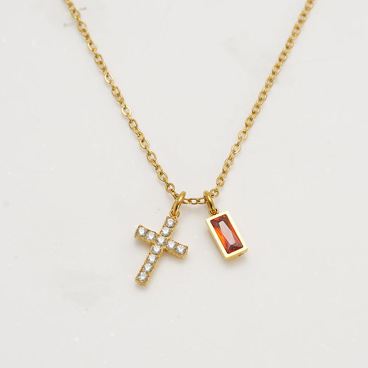Christianartworkshop Collana personalizzata con ciondolo doppio a croce rettangolare con pietra e brillantini, che indica il mese di nascita: un simbolo senza tempo di dolce protezione celeste. - Gennaio - image 0