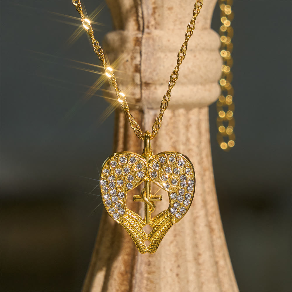 Collana con croce a cuore tempestata di zirconi e ali d'angelo Christianartworkshop : simbolo di amore e grazia divini. - image 0