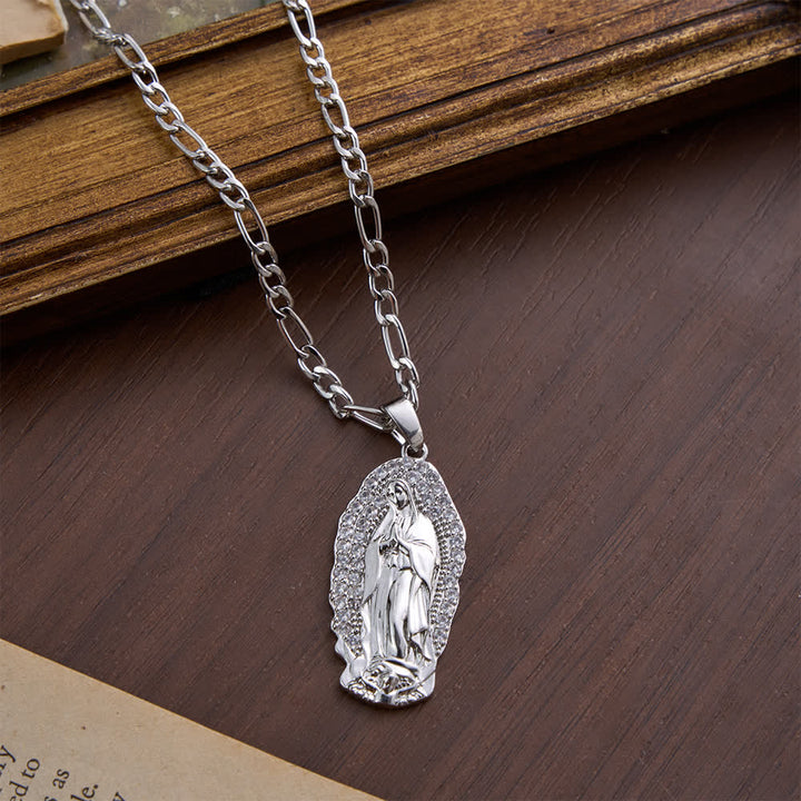 Ciondolo elegante con bordo a raggiera della Vergine di Guadalupe in smalto, catena Figaro spessa, Christianartworkshop. - Argento - image 13