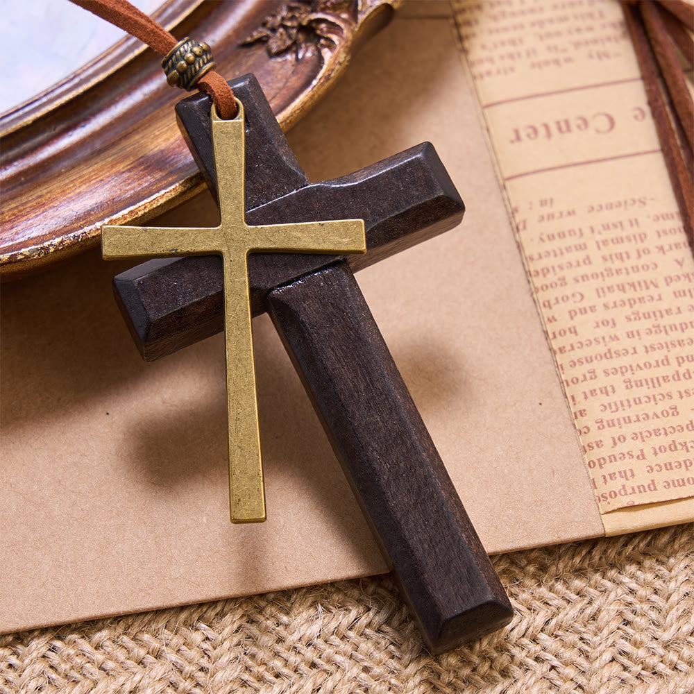 Christianartworkshop Collana minimalista con croce in metallo intarsiato e legno massello, cordino in pelle scamosciata: emblema di un rifugio celeste incrollabile. - Marrone - image 0