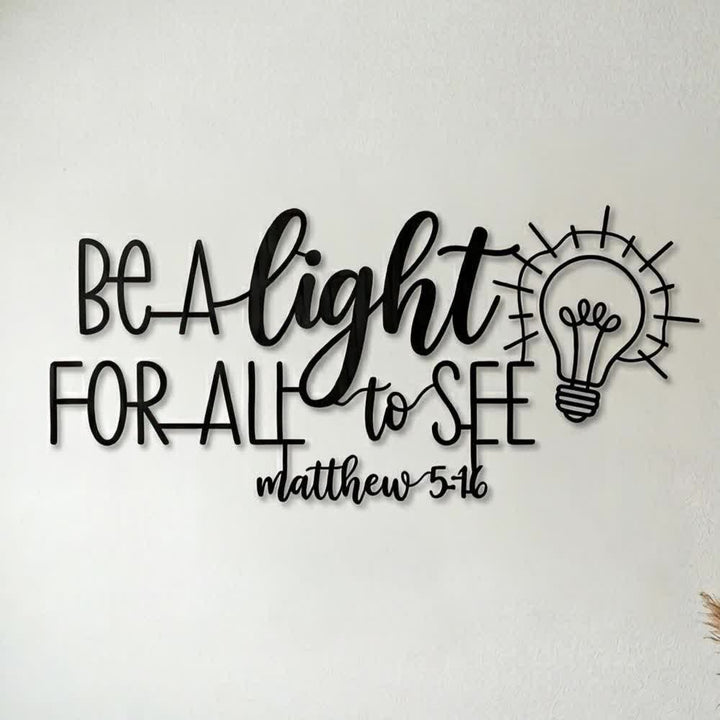 Christianartworkshop Decorazione murale in metallo con scritta "Lampadina" (Matteo 5:16): simbolo dell'illuminazione divina. - image 0