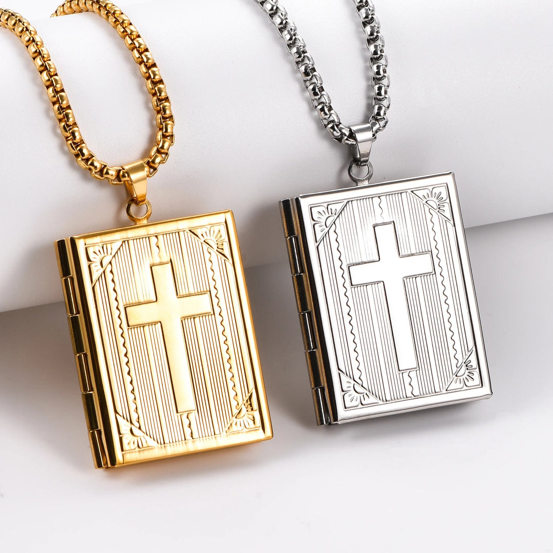 Christianartworkshop Collana con ciondolo a forma di croce di Gesù e medaglione a libro con cerniera. - image 0