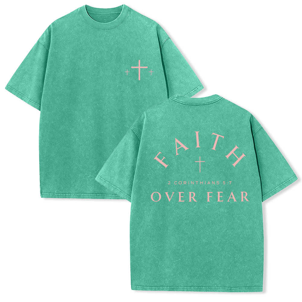 Christianartworkshop T-shirt lavata con stampa su entrambi i lati di una croce con la scritta "Fede contro la paura" e una croce. - Verde - 5XL - image 15