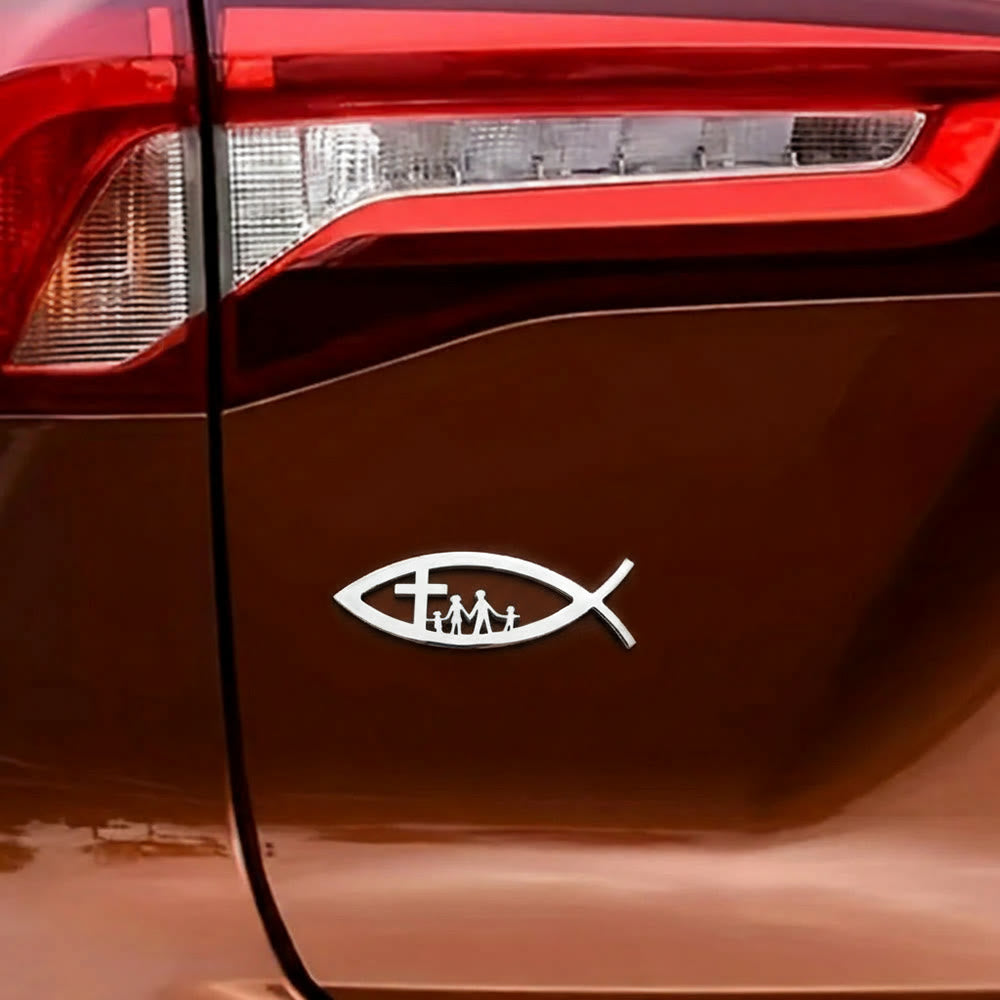 Christianartworkshop Adesivo per auto Ichthys Hollow Fish con croce e silhouette di famiglia: un simbolo di benedizione familiare e protezione divina. - image 1