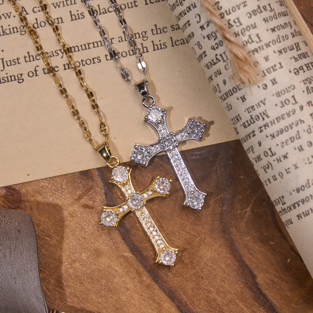 Christianartworkshop Collana vintage con croce interamente tempestata di zirconi e maglie piatte: emblema della radiosa salvezza celeste. - image 1