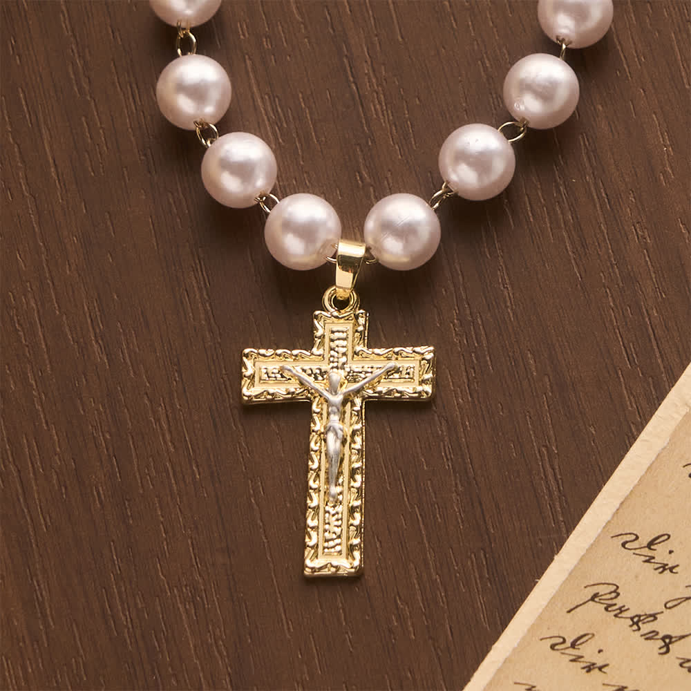 Christianartworkshop Collana con crocifisso bicolore in rilievo e perle rotonde lucenti: emblema di pura serenità celeste. - image 1