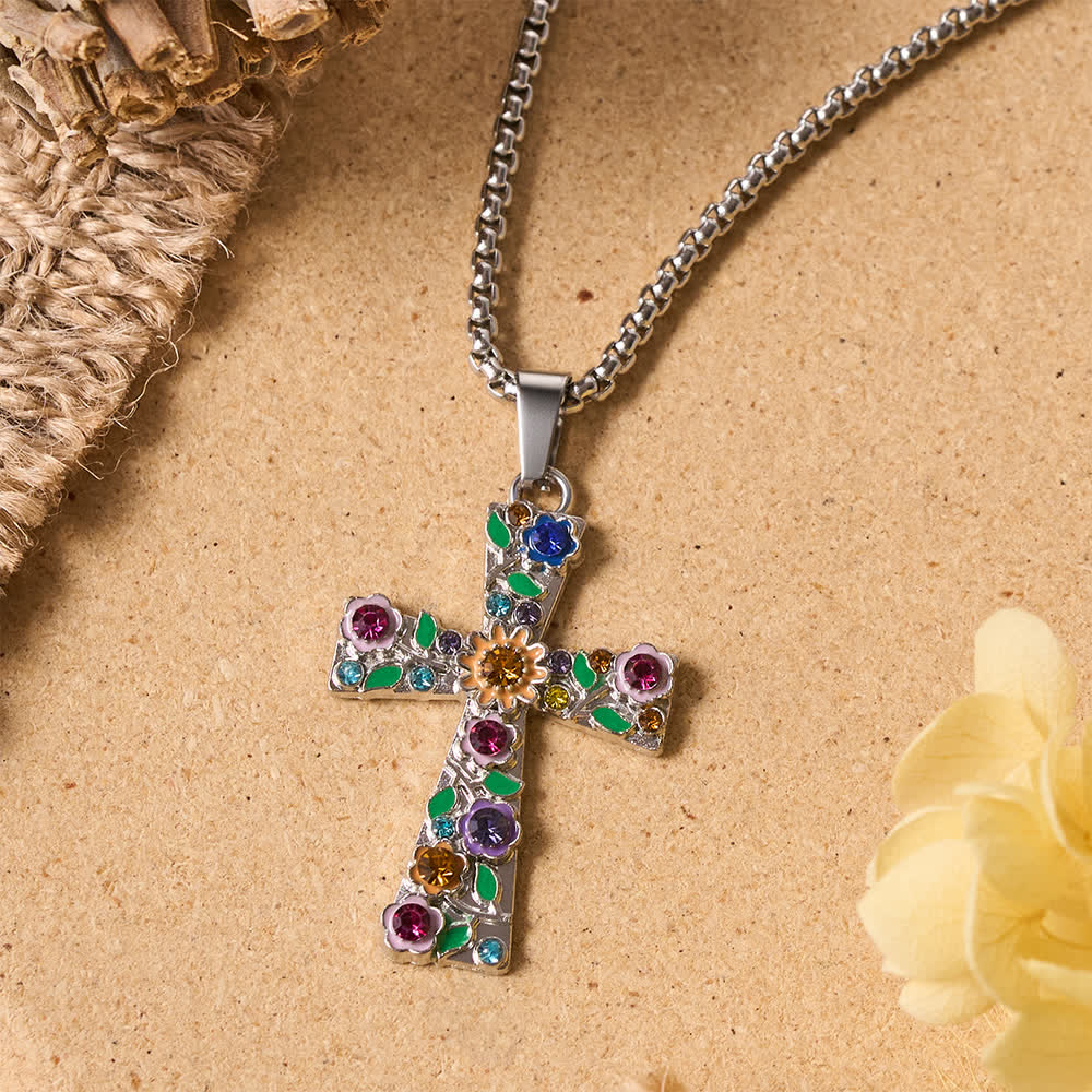 Christianartworkshop Collana con catena a maglie e croce in smalto con zirconi multicolore e motivi floreali: emblema di una vibrante speranza celeste. - image 1