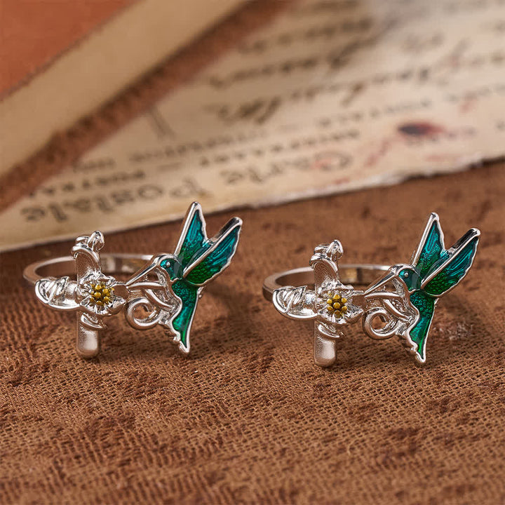 Christianartworkshop Anello con croce floreale e colibrì in smalto verde: emblema di vigile speranza celeste. - image 4