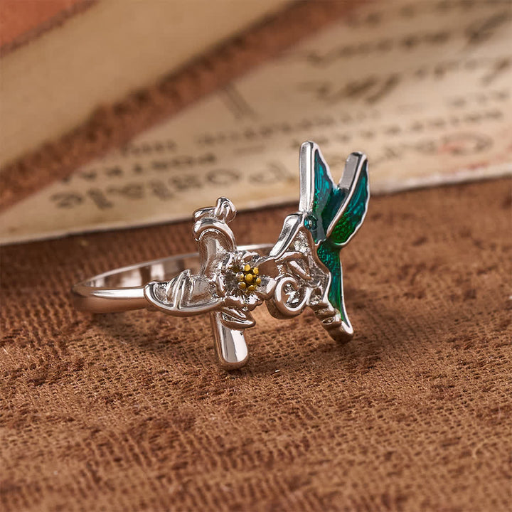 Christianartworkshop Anello con croce floreale e colibrì in smalto verde: emblema di vigile speranza celeste. - image 2