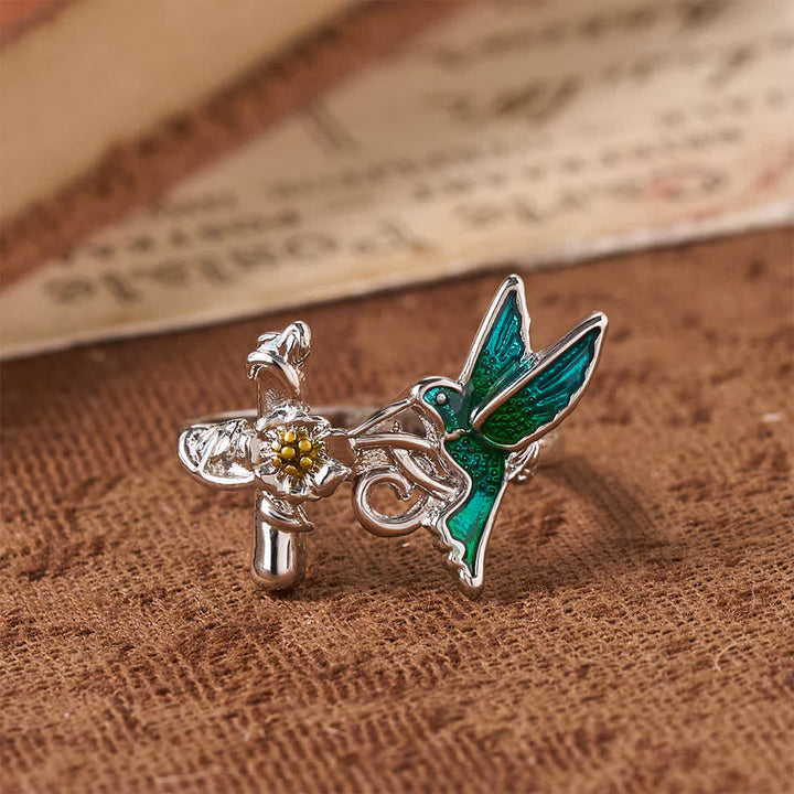 Christianartworkshop Anello con croce floreale e colibrì in smalto verde: emblema di vigile speranza celeste. - US 10 - image 0