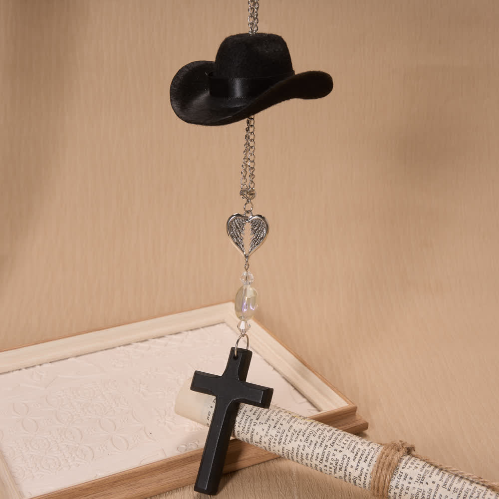 Christianartworkshop Ciondolo per auto in legno con croce, ala d'angelo e cappello da cowboy: simbolo senza tempo di fedele protezione celeste. - image 7