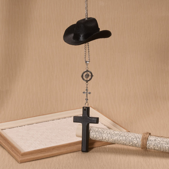 Christianartworkshop Ciondolo per auto con croce di legno e bussola a forma di cappello da cowboy: un simbolo senza tempo di costante guida celeste. - image 1